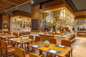 Melia Vinpearl Thanh Hoa餐厅或其他用餐的地方