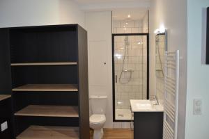 Kúpeľňa v ubytovaní Nouveau studio grand luxe proximité siège Michelin
