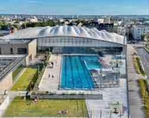 Πισίνα στο ή κοντά στο Studio 24m2 avec parking privé - Lycée Roosevelt - Arena - Gare