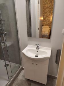 A bathroom at Studio Anvers