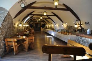 מסעדה או מקום אחר לאכול בו ב-Pensjonat Stary Browar