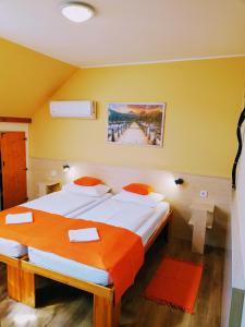 Lótuszvirág Vendégház 7100 Szekszárd, Hosszúvölgy utca 41 kép - 2