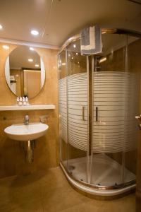 Koupelna v ubytování Byzantino Hotel