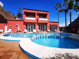 Bazén v ubytovaní Hotel Don Cándido alebo v jeho blízkosti