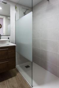 Kúpeľňa v ubytovaní PRIMERISIMA LINEA DE MAR. HUTG 038644-53