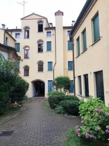 The building in which Az apartmant is located
