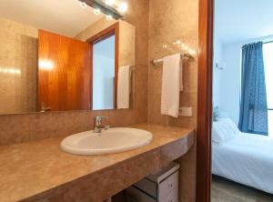Koupelna v ubytování Picasso Suites + 37 fotografií