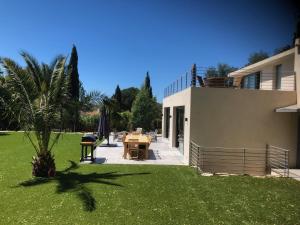 Zahrada ubytování Villa de standing dans le Golfe de Saint-Tropez