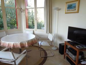 Zdjęcie z galerii obiektu VILLA LOU CIGALOUN 10 pax w miejscowości Saint-Raphaël