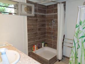 Zdjęcie z galerii obiektu VILLA LOU CIGALOUN 10 pax w miejscowości Saint-Raphaël