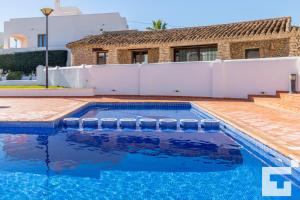 The swimming pool at or close to Villa Mirador de Bassetes 4 - Grupo Turis