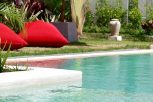 Imagen de la galería de White Moon - Dream 5br Villa in Legian close to the Beach, en Kuta 39 fotos más