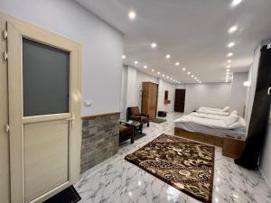 Postel nebo postele na pokoji v ubytování Life Pyramids Inn