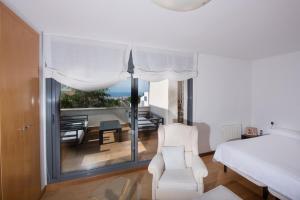 Postel nebo postele na pokoji v ubytování R144 Villa Sea view for 6 people + 18 fotografií