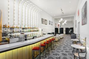 Sohvabaar või baar majutusasutuses Nemzeti Hotel Budapest - MGallery Collection