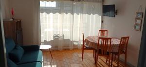 Fotografia z galérie ubytovania Studio 4p Clim Wifi Loggia Centre-ville Plage 200m Ménage inclus v destinácii La Grande-Motte