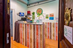 Kuchyň nebo kuchyňský kout v ubytování Casa Barcelo Hostel Barcelona