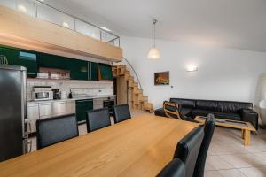 Kuchyňa alebo kuchynka v ubytovaní Apartment Branka - Monterol