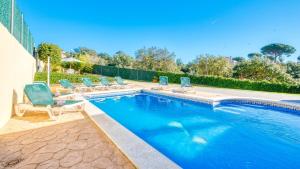 Bazén v ubytovaní Costacabana - Villa Holiday alebo v jeho blízkosti