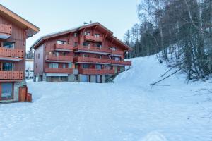Zdjęcie z galerii obiektu Beautiful wooden chalet in La Plagne w Aime La Plagne