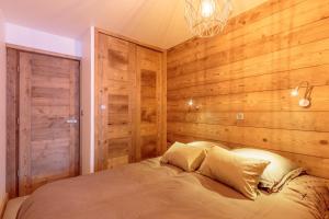 Zdjęcie z galerii obiektu Beautiful wooden chalet in La Plagne w Aime La Plagne