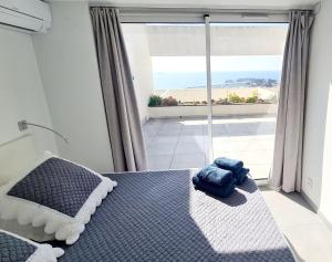 Fotografia z galérie ubytovania MAGNIFIQUE APPARTEMENT T4 GRAND STANDING - VUE MER PANORAMIQUE ET PISCINE v destinácii Bandol