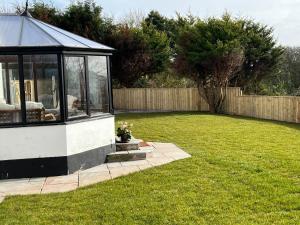 Zahrada ubytování Pembrokeshire Near Beach With A Hot Tub