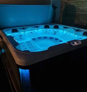 Fotografie z fotogalerie ubytování Pembrokeshire Near Beach With A Hot Tub v destinaci Pembroke