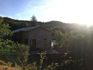 Zdjęcie z galerii obiektu MAISON CALME ET LUMINEUSE OUVERTE SUR LA NATURE w mieście Truinas