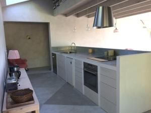 Zdjęcie z galerii obiektu MAISON CALME ET LUMINEUSE OUVERTE SUR LA NATURE w mieście Truinas