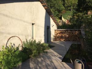 Zdjęcie z galerii obiektu MAISON CALME ET LUMINEUSE OUVERTE SUR LA NATURE w mieście Truinas