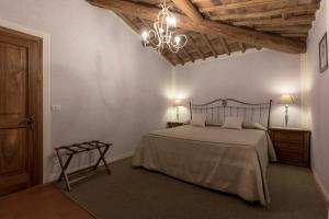 A bed or beds in a room at Renzo Marinai