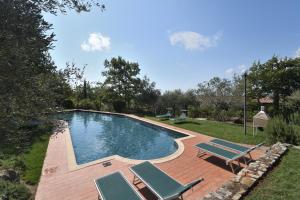 The swimming pool at or close to Taglialegna a Montefiorile