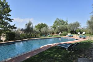 The swimming pool at or close to Taglialegna a Montefiorile