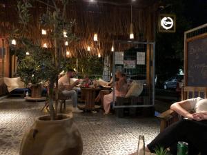 Hostia v ubytovaní Rhodes Backpackers Boutique Hostel and Apartments