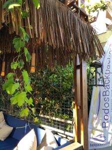 Vonkajšia záhrada v ubytovaní Rhodes Backpackers Boutique Hostel and Apartments
