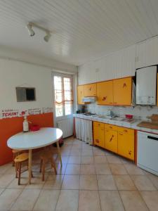 ครัวหรือมุมครัวของ Warm accommodation "like at home" in Hyères