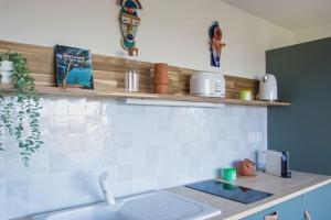 Η κουζίνα ή μικρή κουζίνα στο Le Panoramik - Pont-Réan +16 φωτογραφίες