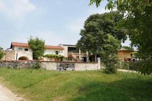 Budova, kde se prázdninový dům nachází