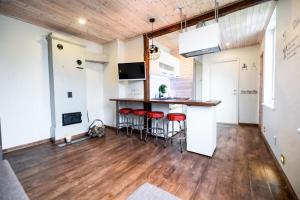 Köök või kööginurk majutusasutuses Chill Inn with sauna