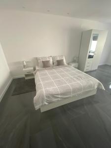 Posteľ alebo postele v izbe v ubytovaní Studio apartman Valentina