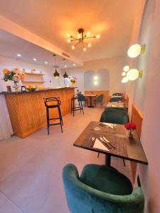 Reštaurácia alebo iné gastronomické zariadenie v ubytovaní Incanto B&B Cefalù