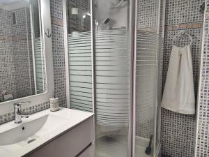 Koupelna v ubytování Céntrico Apartamento Jardines de Vallellano + 37 fotografií