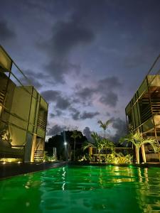 Villa Kamby 103B内部或周边的泳池