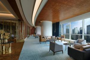 Posezení v ubytování The Ritz-Carlton Jakarta, Pacific Place
