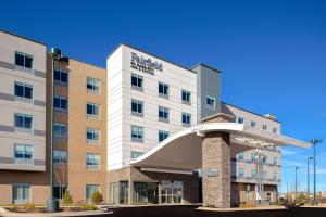 een weergave van een hotel met een gebouw bij Fairfield by Marriott Inn & Suites Denver Airport at Gateway Park in Denver