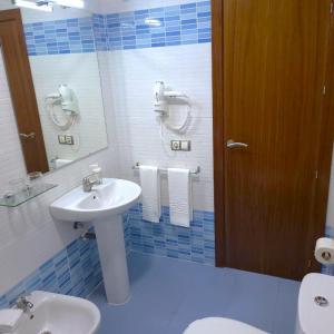 Koupelna v ubytování Hotel Sol Sanlúcar