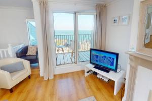 TV a/nebo společenská místnost v ubytování ILFRACOMBE ORIEL 3 Bedrooms