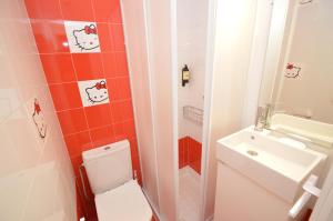 A bathroom at Fuengirola, Primera linea de playa