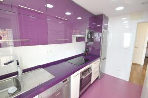 A kitchen or kitchenette at Fuengirola, Primera linea de playa